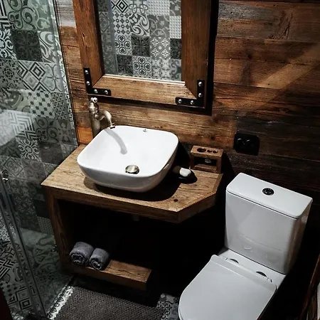 Laitner Guest house Yasinya